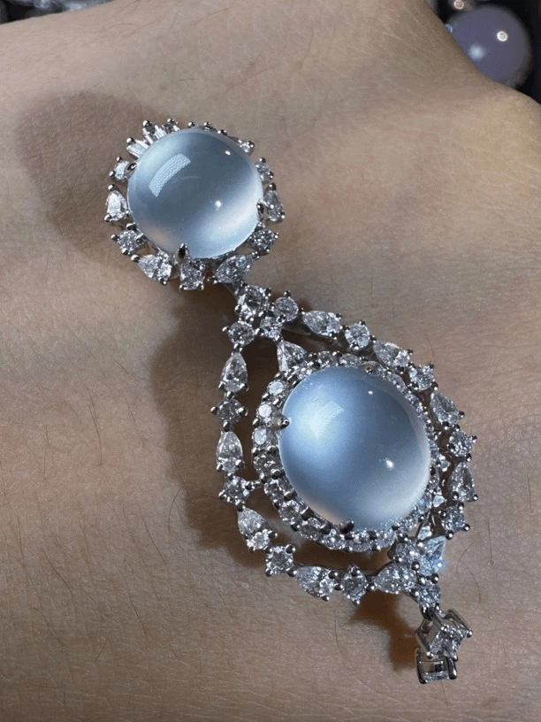 天然翡翠A货 18k金玻璃种白冰毕业款豪华镶嵌双蛋面吊坠精致