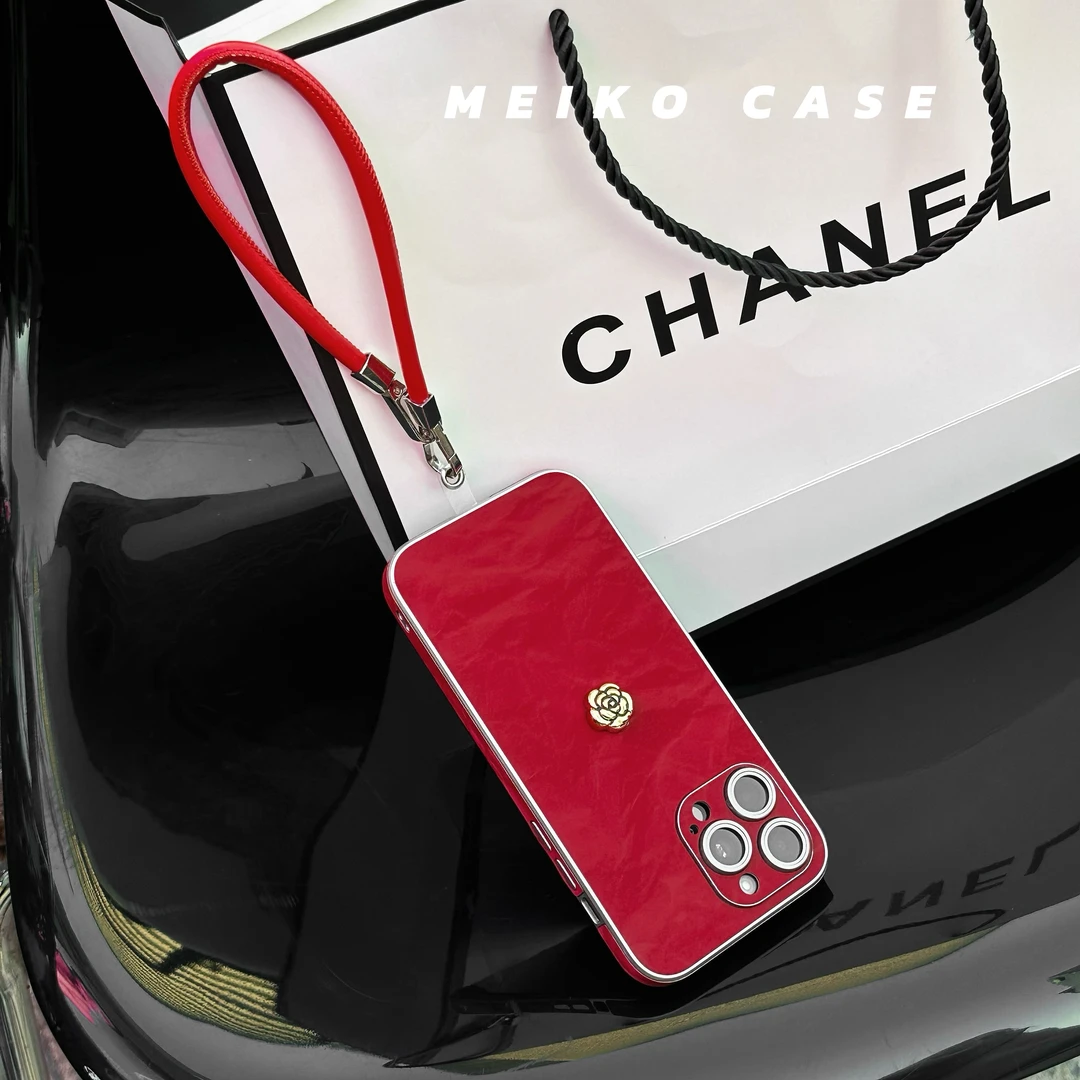 新年红丝绸质感手机壳适用苹果16带皮绳15Promax精孔14plus全包13