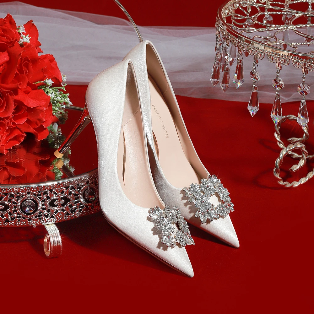 归艺白色尖头婚鞋高跟鞋新款法式禾秀婚纱不累脚新娘鞋浅口高跟鞋