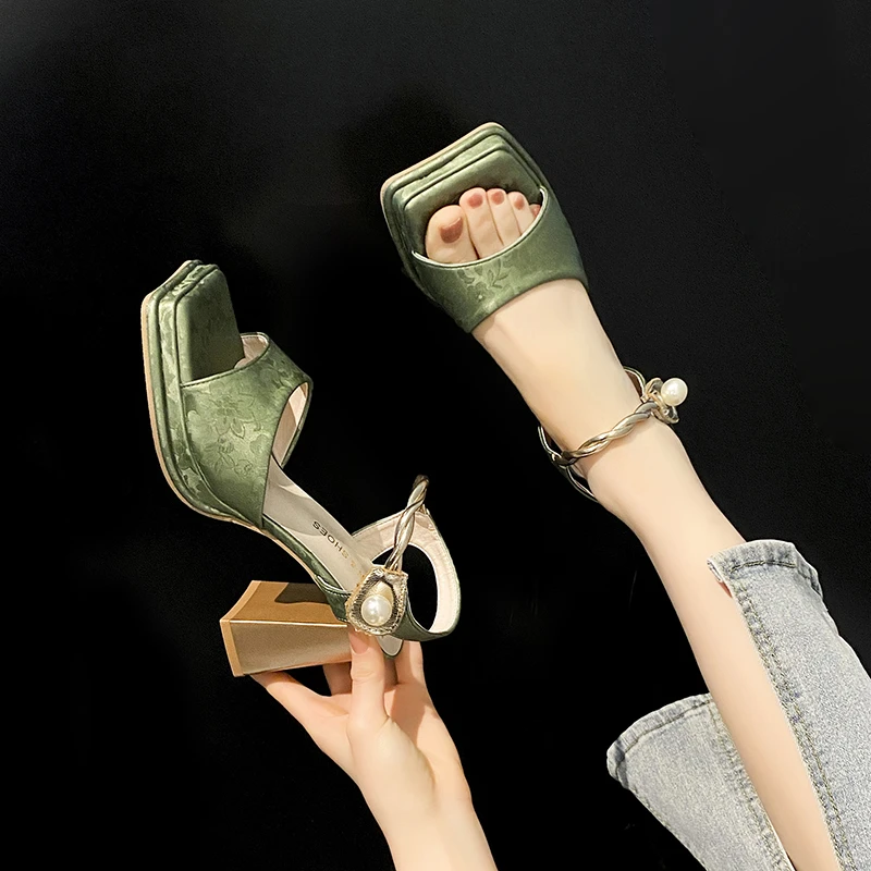 新中式玛丽珍高跟鞋女气质高级2024新款夏季绝美时尚方头粗跟凉鞋