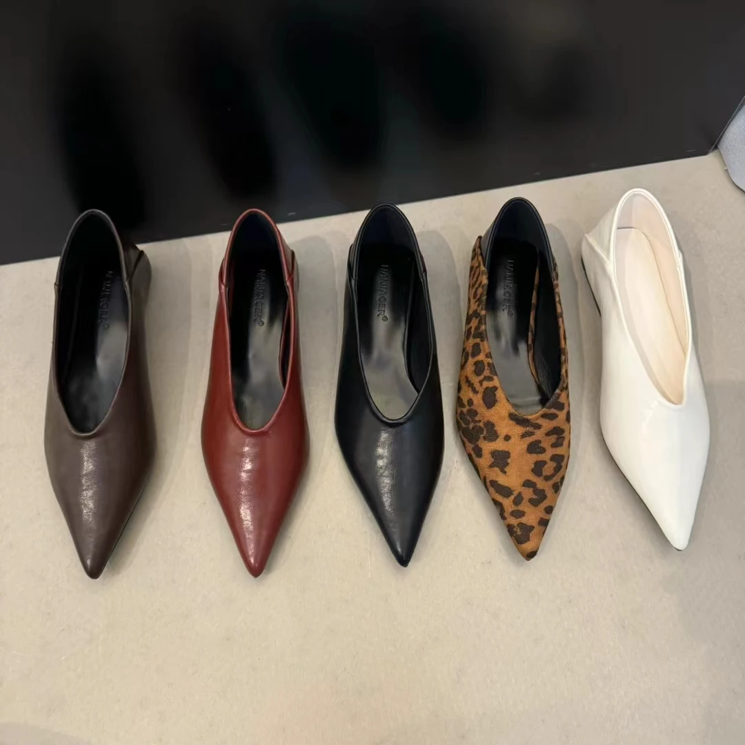 小众时尚尖头单鞋女2024夏季新款百搭复古软底一脚蹬豆豆鞋女士