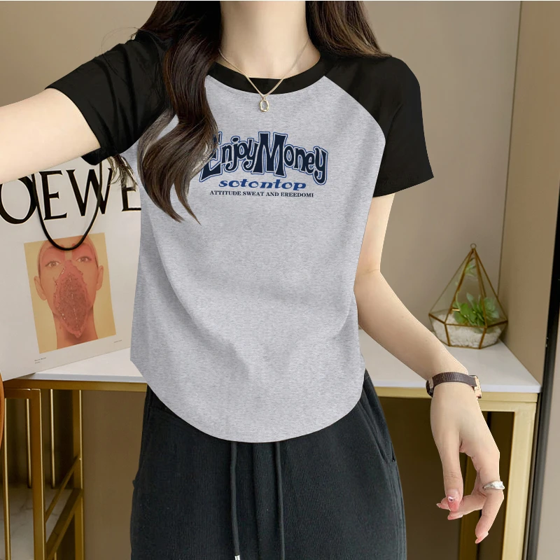 大码胖mm修身显瘦短袖T恤女学生设计感ins潮圆弧下摆正肩印花上衣