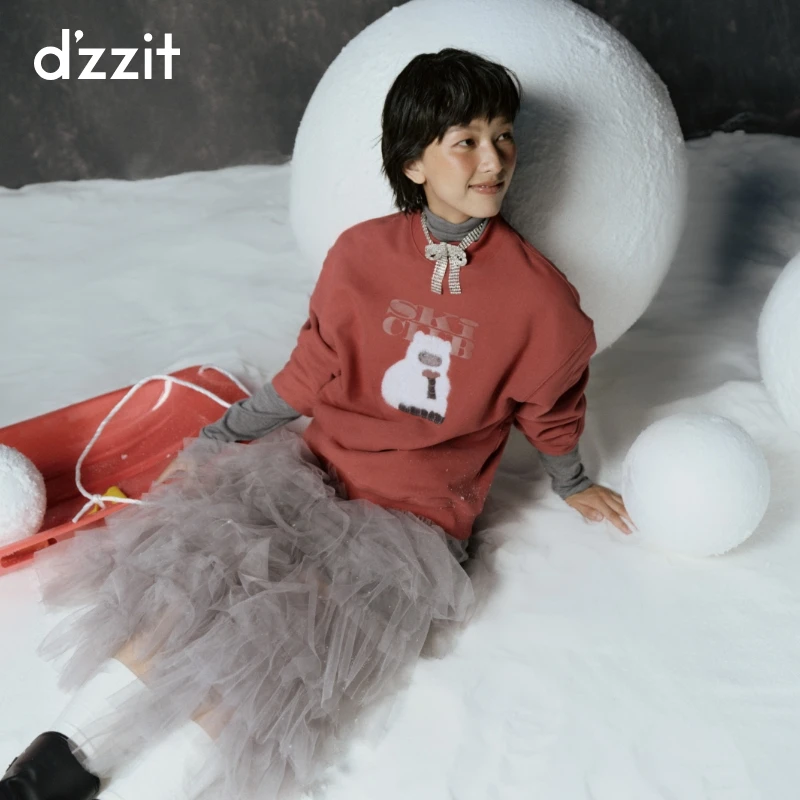 dzzit地素卫衣冬季休闲雪宝形象薄绒宽松圆领上衣女3I4J110