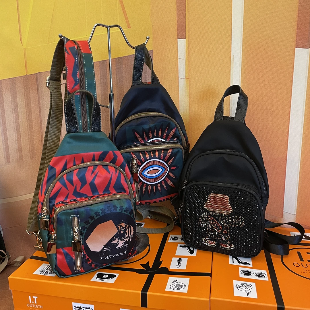 胸包小号双肩背包 印花防水帆布女包  高度30*19