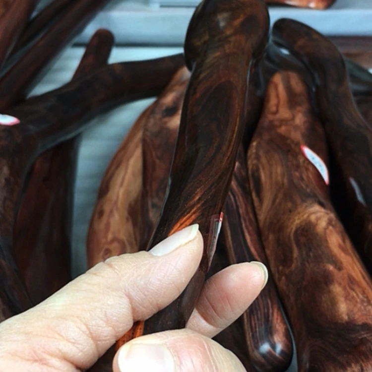 【闪购商品】老挝黄花梨根雕用****2