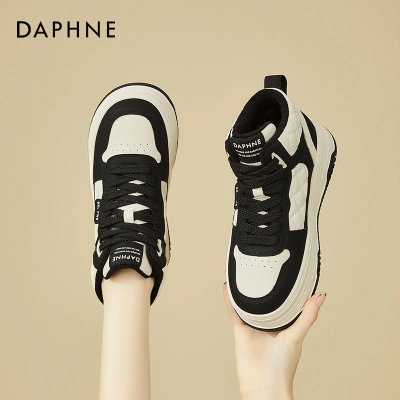 达芙妮高帮板鞋女鞋2025新款冬季加绒保暖棉鞋休闲厚底黑白熊猫鞋