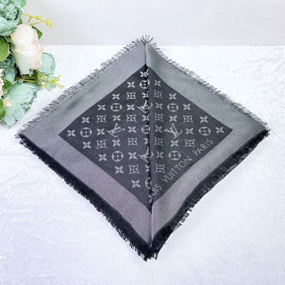 95新 安洁利 严选/Lv围巾/118×118cm/成色95/Xspq1089