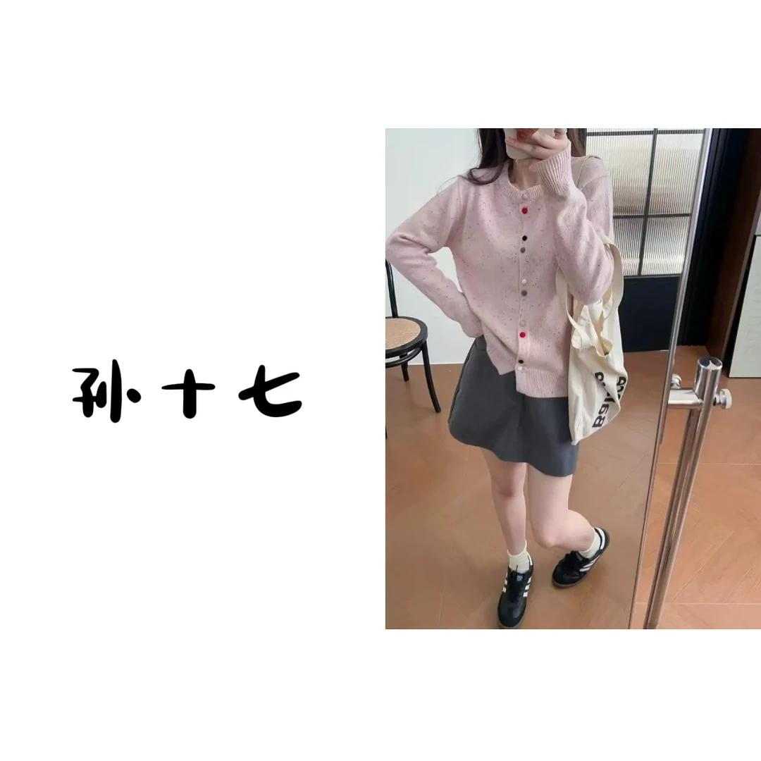 08【糖果多巴胺】韩系圆领彩扣毛衣针织衫