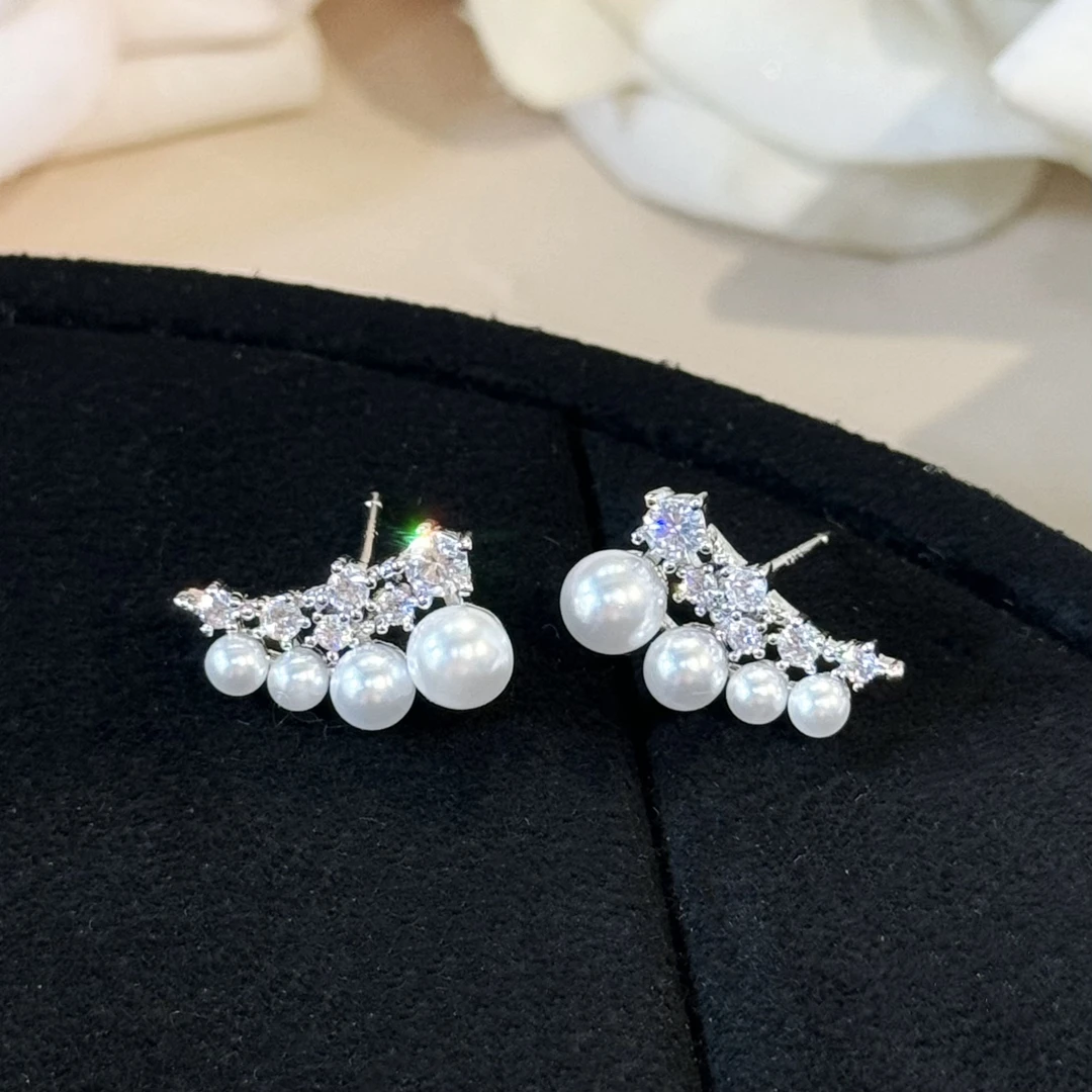 合金仿珍珠耳饰 杨杨babytime 闪耀繁星 微镶笑脸渐变仿珍珠耳钉