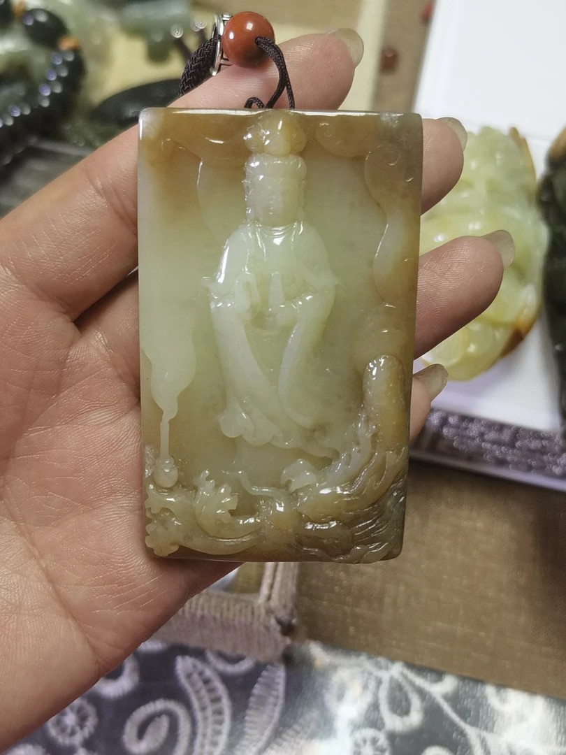 黄白老玉玉龙观音吊坠