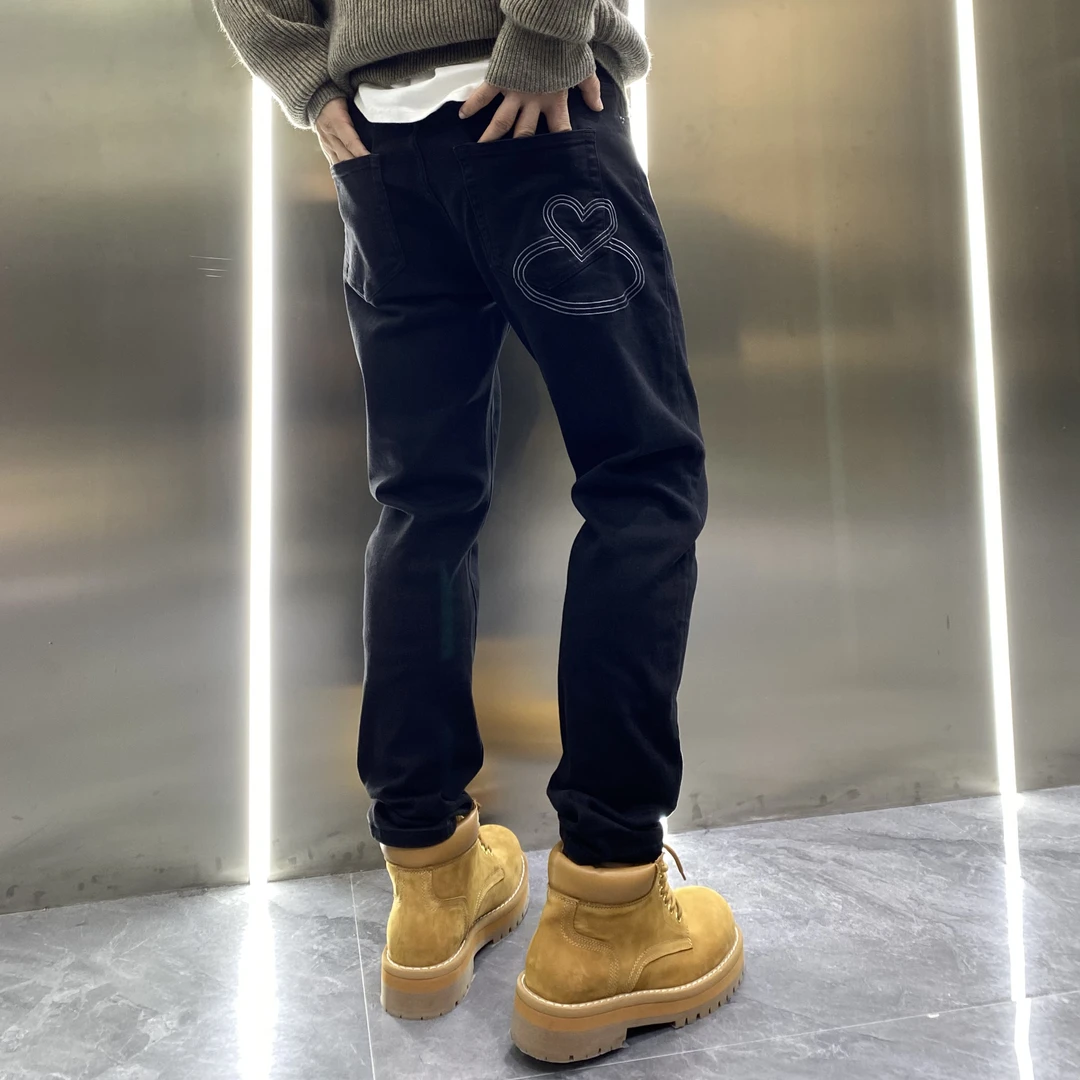 爱心刺绣水洗黑修身小脚弹力磨毛薄绒牛仔裤冬季百搭柔软黑牛仔裤