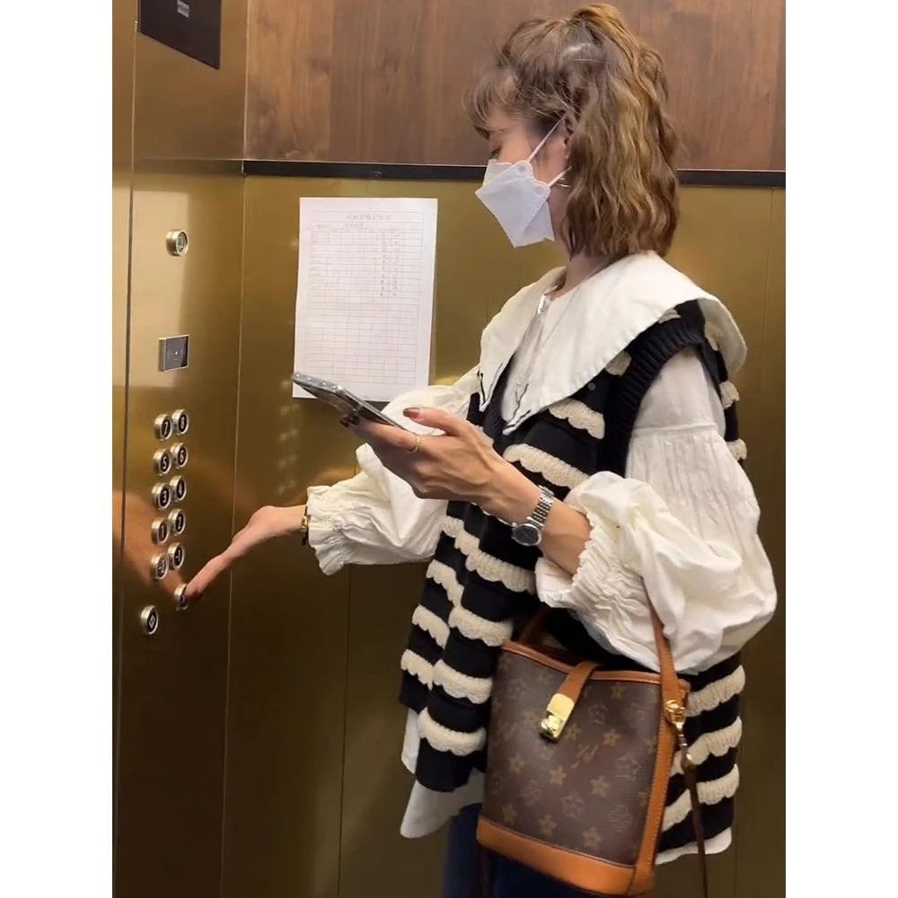 拉夏贝尔时尚条纹减龄宽松针织马甲+娃娃领衬衫两件套百搭韩版可