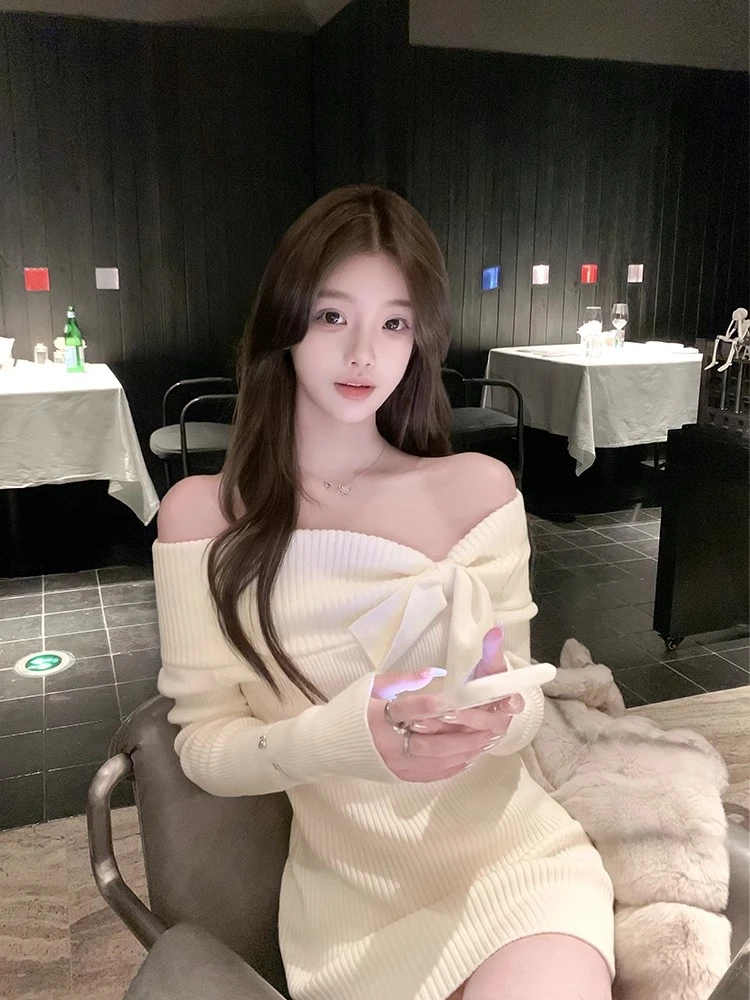 秋冬新款圣诞约会纯欲一字肩气质蝴蝶结针织修身显瘦包臀连衣裙女