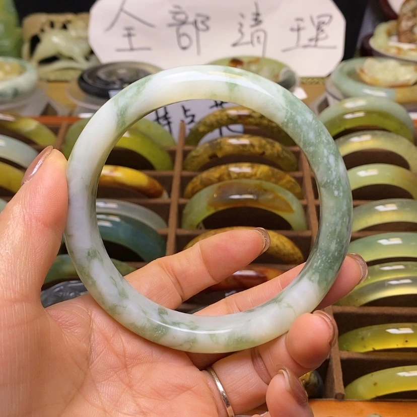 【闪购商品】蛇纹石玉手镯未镶嵌莫*