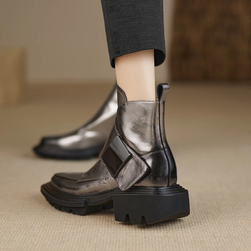 时尚真皮马丁靴女2024秋冬季新款厚底百搭英伦风多巴胺百搭鞋子
