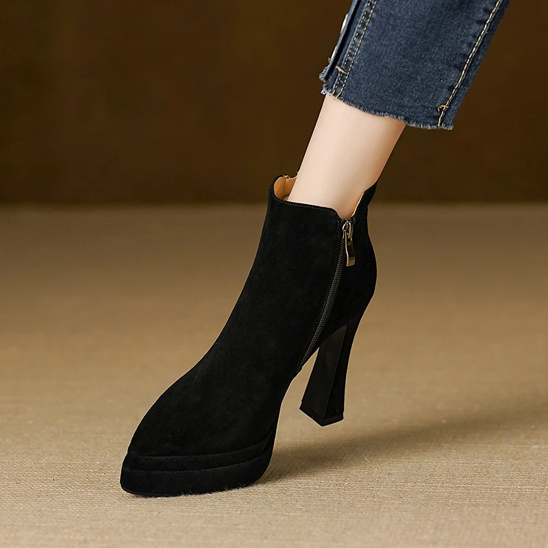 修悦黑色真皮11.8CM马丁靴粗跟短靴秋季新款防水台高跟尖头女靴