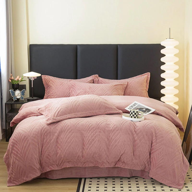 热门绒品四件套双面绒加绒牛奶绒四件套雕花加厚简约纯色