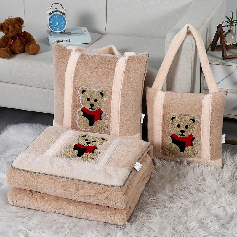 二合一汽车抱枕被子两用车载靠枕办公室午睡毛绒冬季加厚午休盖毯