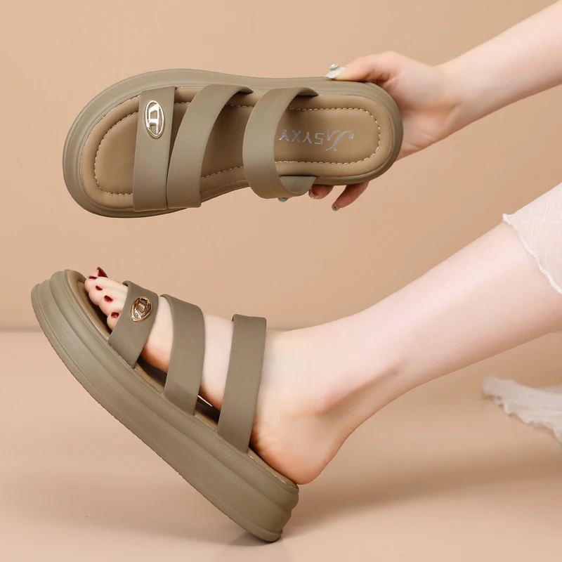 高级感夏款女士拖鞋2025新款仙女风软底配裙一字沙滩凉拖小码3334