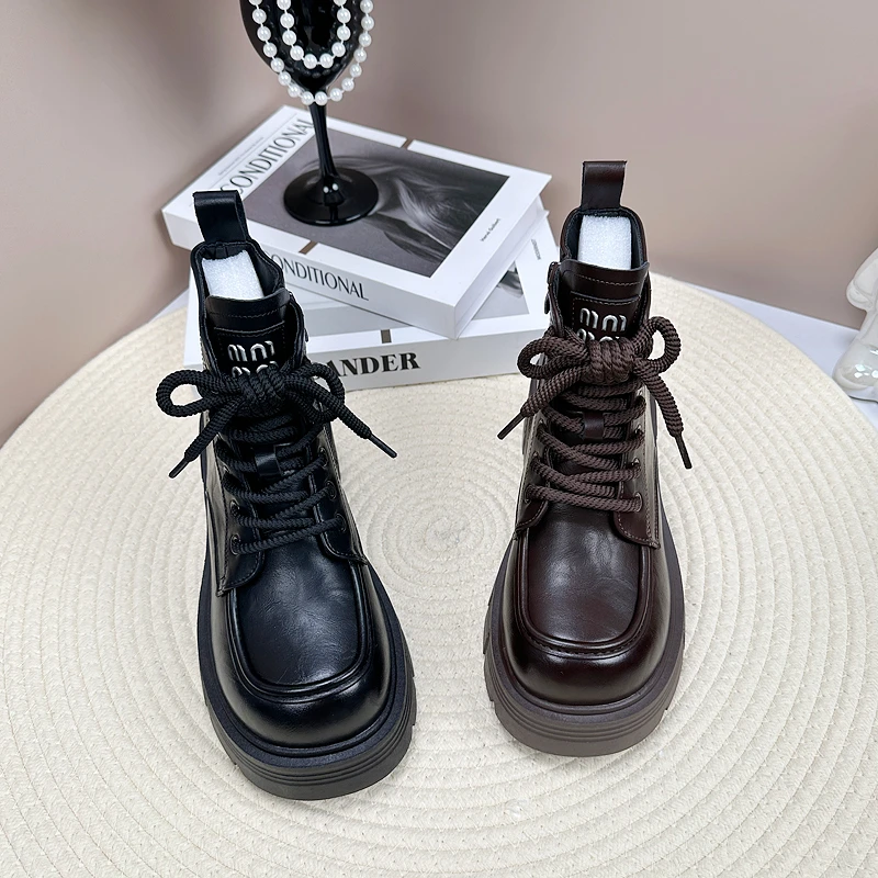 小个子增高厚底复古小短靴女2025年秋冬新款英伦加绒显脚小马丁靴