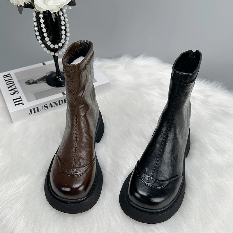 英伦爆款切尔西瘦瘦短靴女2025秋冬新款软皮简约圆头显脚小烟筒靴