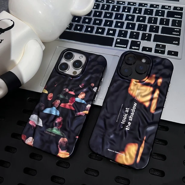 抽象褶皱软壳适用苹果16promax磨砂硅胶iphone14/15pro全包手机壳