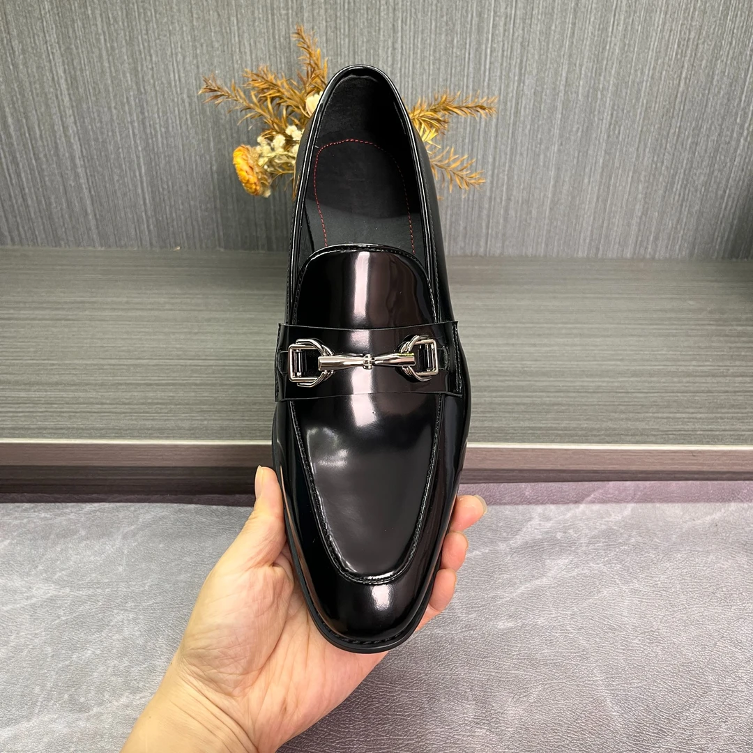 夏季休闲皮鞋男尖头亮皮马衔扣乐福鞋英伦风正装黑色商务结婚鞋潮