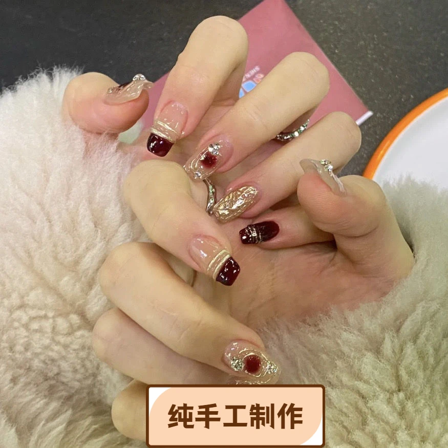 纯手工穿戴甲片新年新娘酒红显白秋冬法式金属堆钻腮红穿戴式贴片