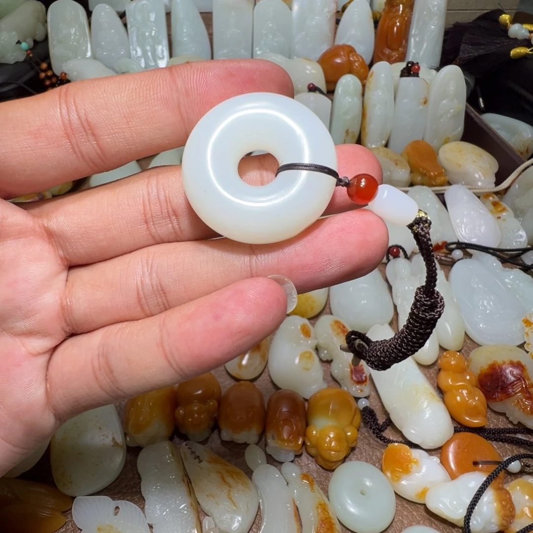 和田玉吊坠(不含链)未镶嵌好**退