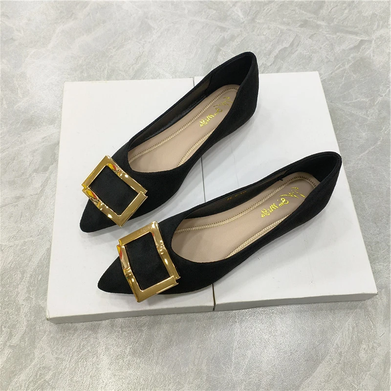 方扣舒适平底单鞋女2025年春秋尖头浅口软底一脚蹬百搭黑色瓢鞋子