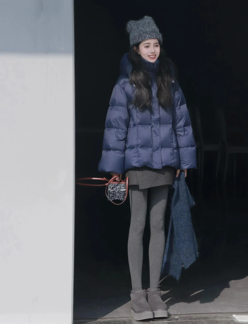 2024秋冬新款千金名媛风穿搭蓝色棉服外套女搭配短裙气质两件套潮