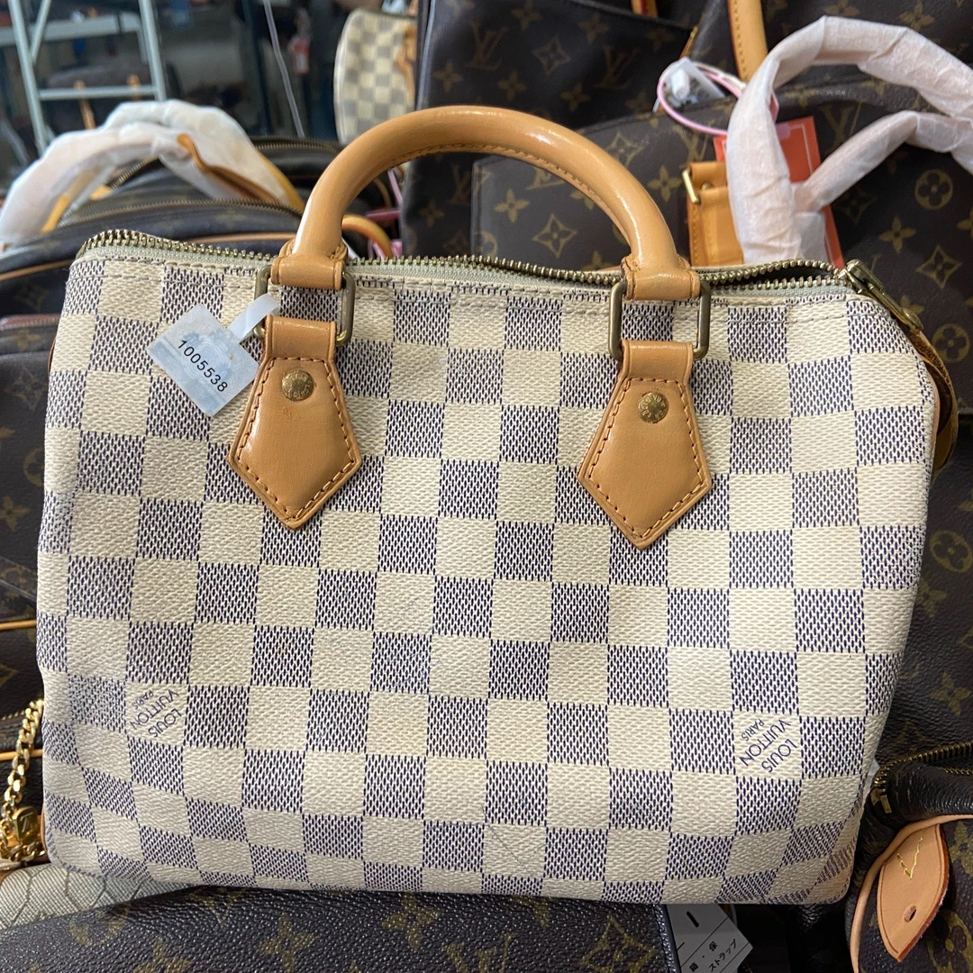 95新 LouisVuitton/路易威登 LV 白色棋盘枕头35/植鞣革换新