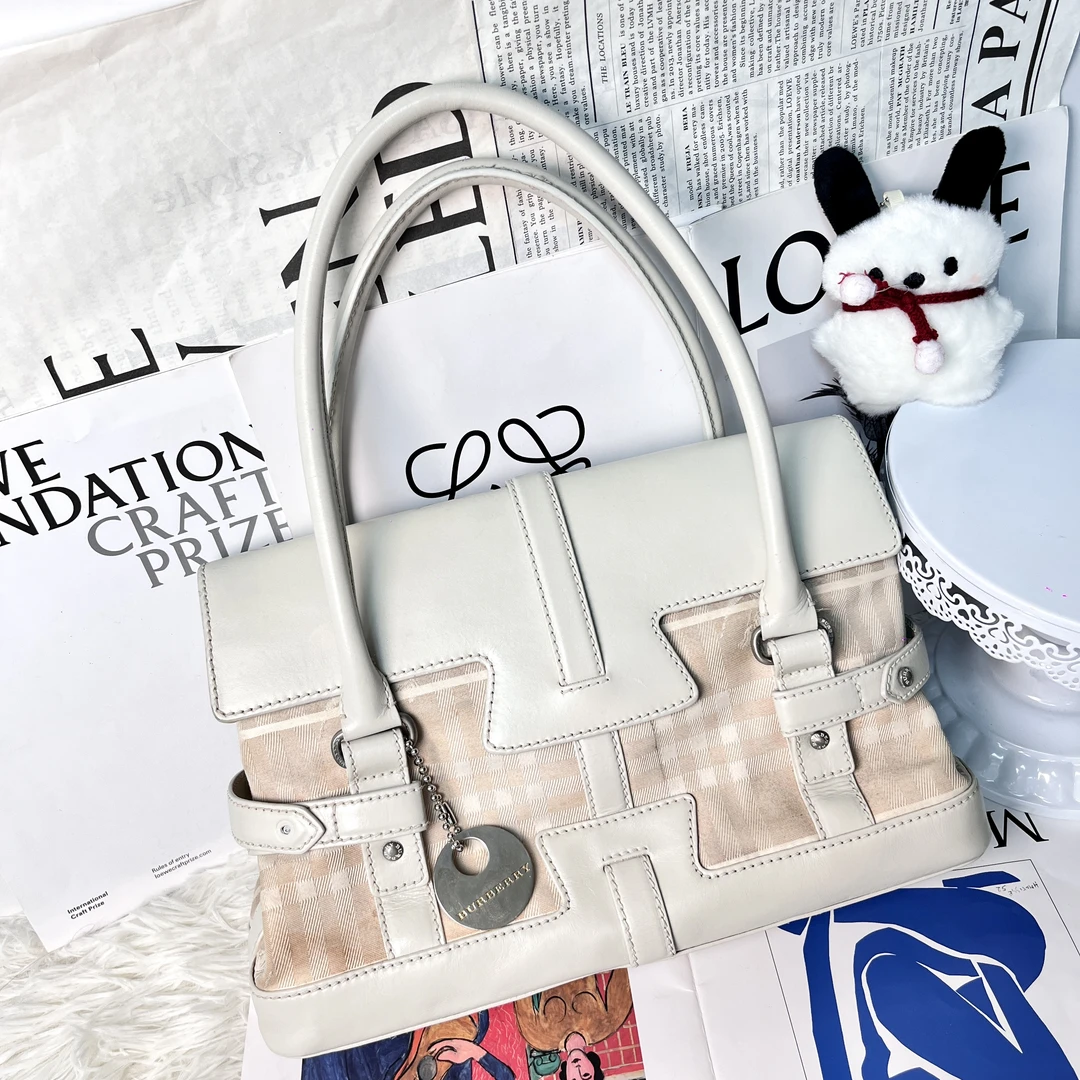 95新 BURBERRY/博柏利 XM/经典战马格纹翻盖托特包/HB09527089