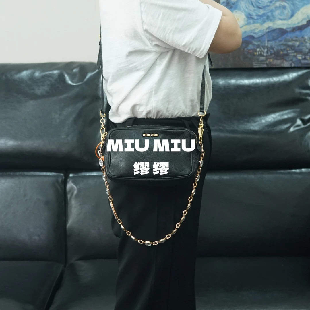 95新 MIU MIU/缪缪 miumiu/黑金斜挎包/SG10701086/1086