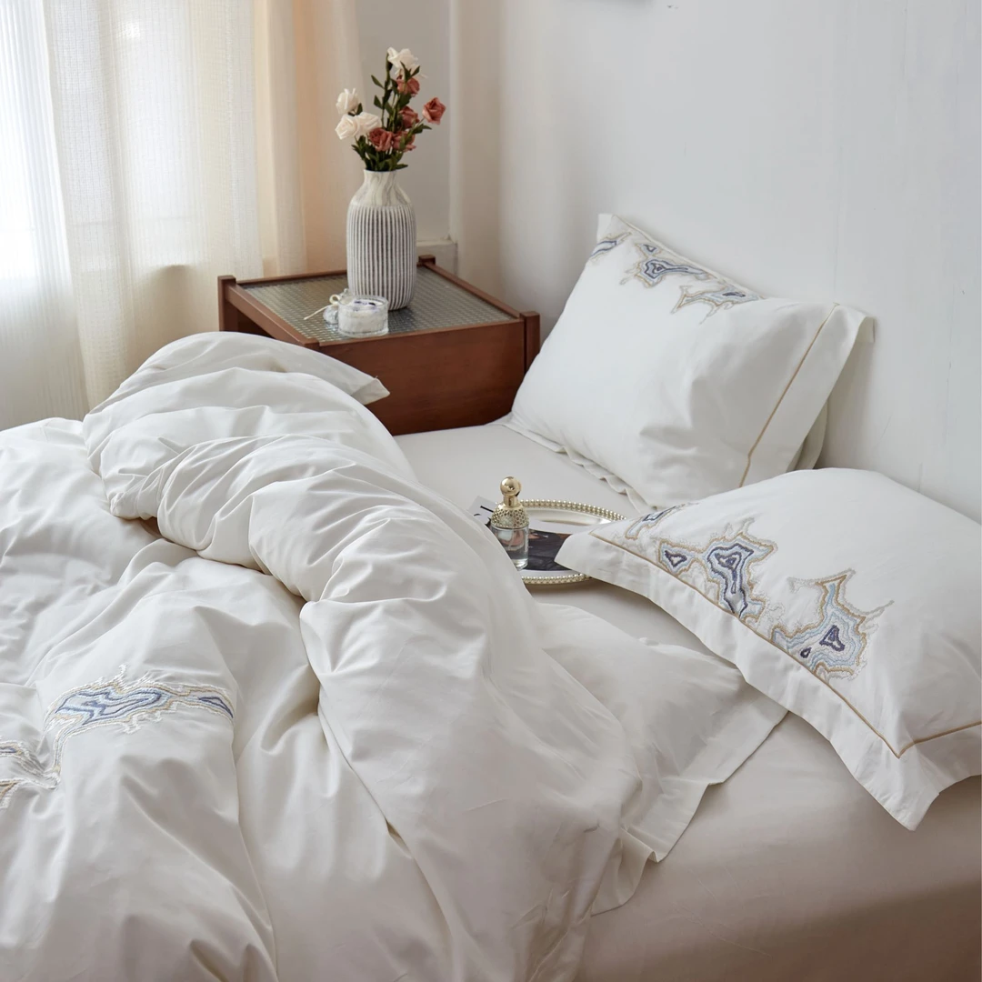 高级轻奢优雅刺绣款 全棉纯棉长绒棉80支贡缎面料 精品刺绣四件套