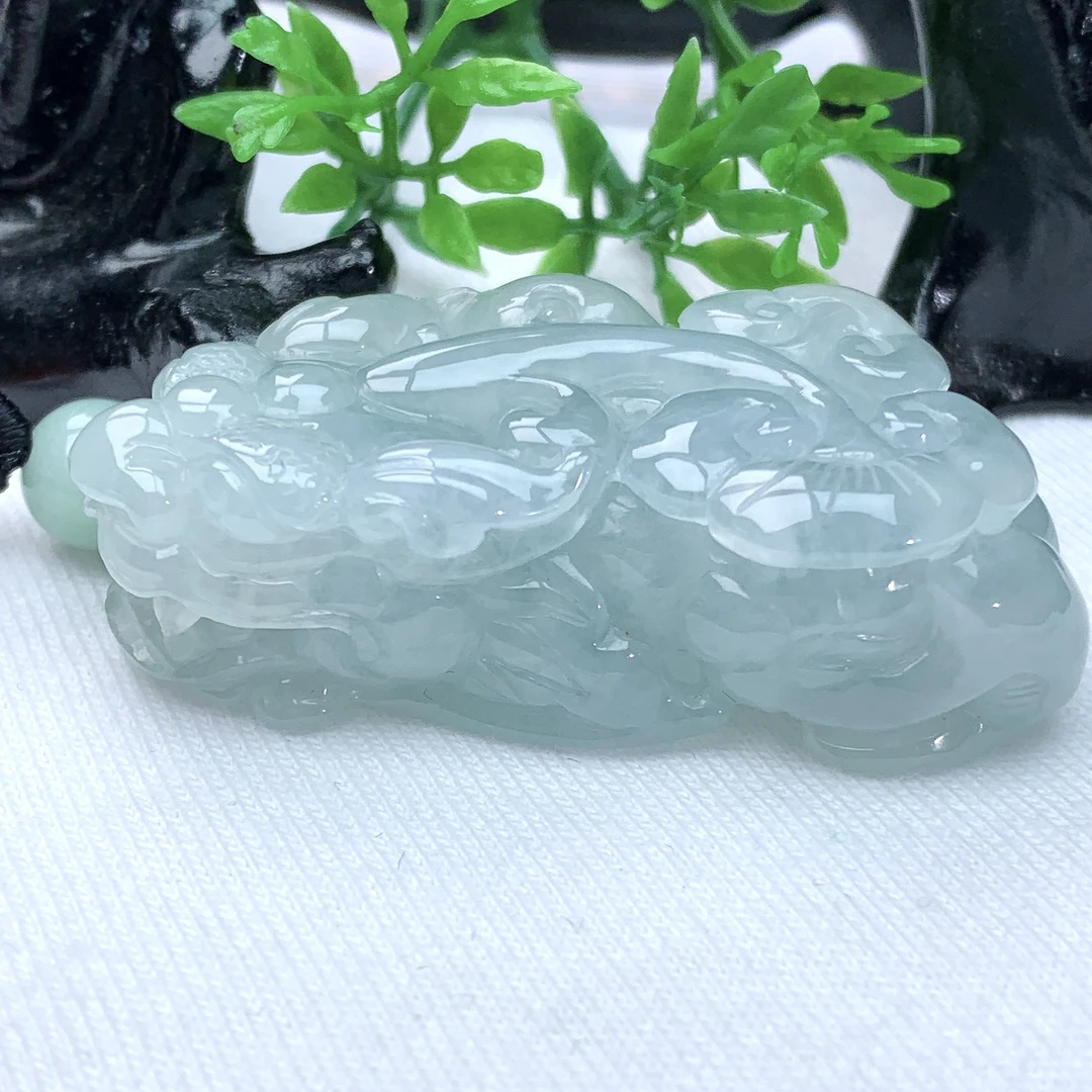 天然缅甸翡翠A货冰种口含珠貔貅吊坠挂件