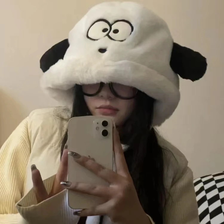 卡通防寒骑行护耳绒帽可爱白色小狗帽子女冬季毛绒保暖百搭显脸小