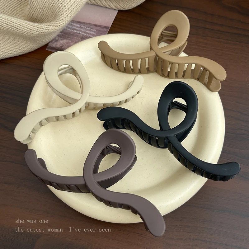 高级感大号磨砂波浪抓夹女2024新款发夹后脑勺鲨鱼夹盘发夹子头饰