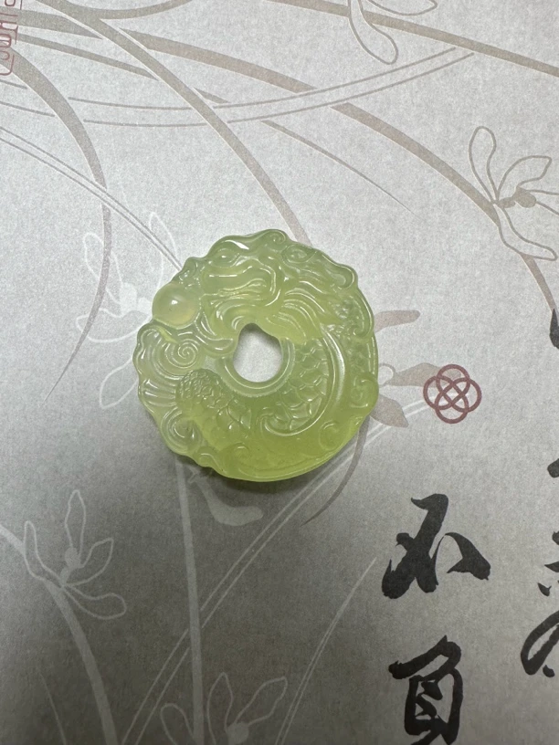 纯天然岫玉龙扣挂坠