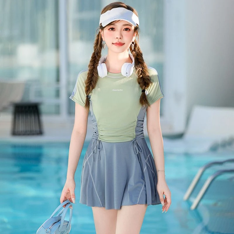 泳衣女款2025年新款连体保守运动款游泳初学者专业训练高级感泳装