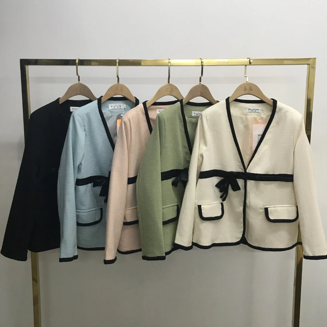 606五色v领黑边外套(1)