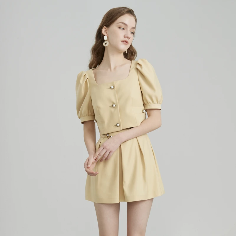 【诗语专属】恩曼琳春夏新品方领泡泡袖珍珠扣短款外套上衣女EANCBH