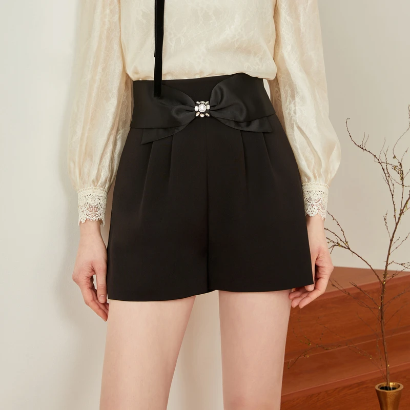 【千颂妮专享】恩曼琳春季镶钻蝴蝶结阔腿高腰短裤EANDAA46