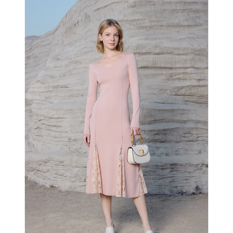 ANMANI恩曼琳新款法式V领蕾丝拼接修身针织连衣裙EANEAI14