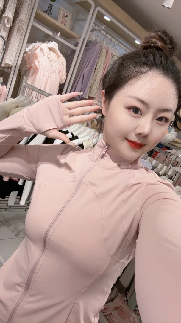 小白推荐｜时髦 “小蛮腰 ”防晒衣 外套瑜伽服 LU家同款