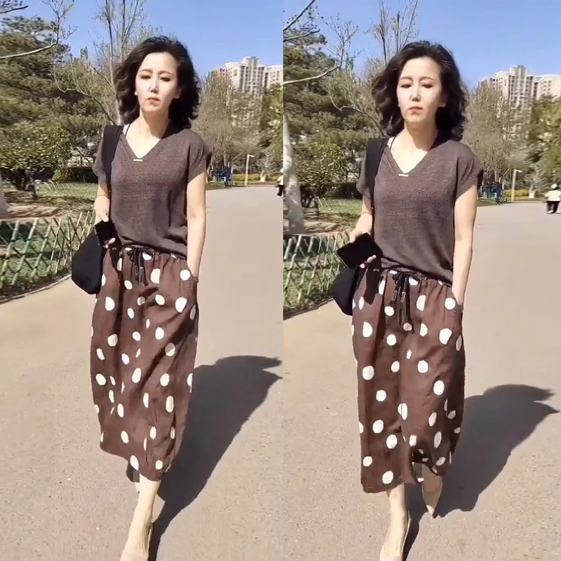 时尚潮流百搭精品女装时尚V领短袖针织上衣两件套波点半身裙套装