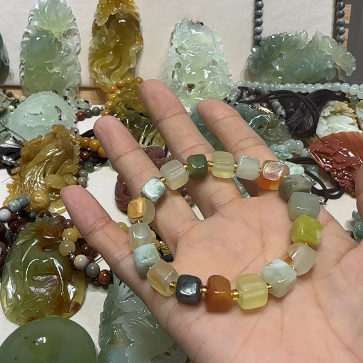 蛇纹石玉吊坠未镶嵌