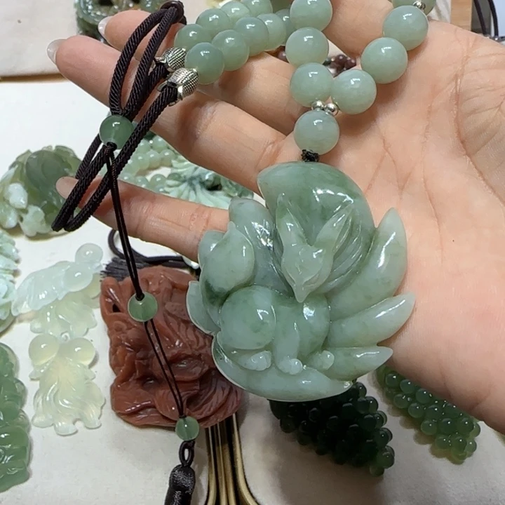 蛇纹石玉吊坠未镶嵌