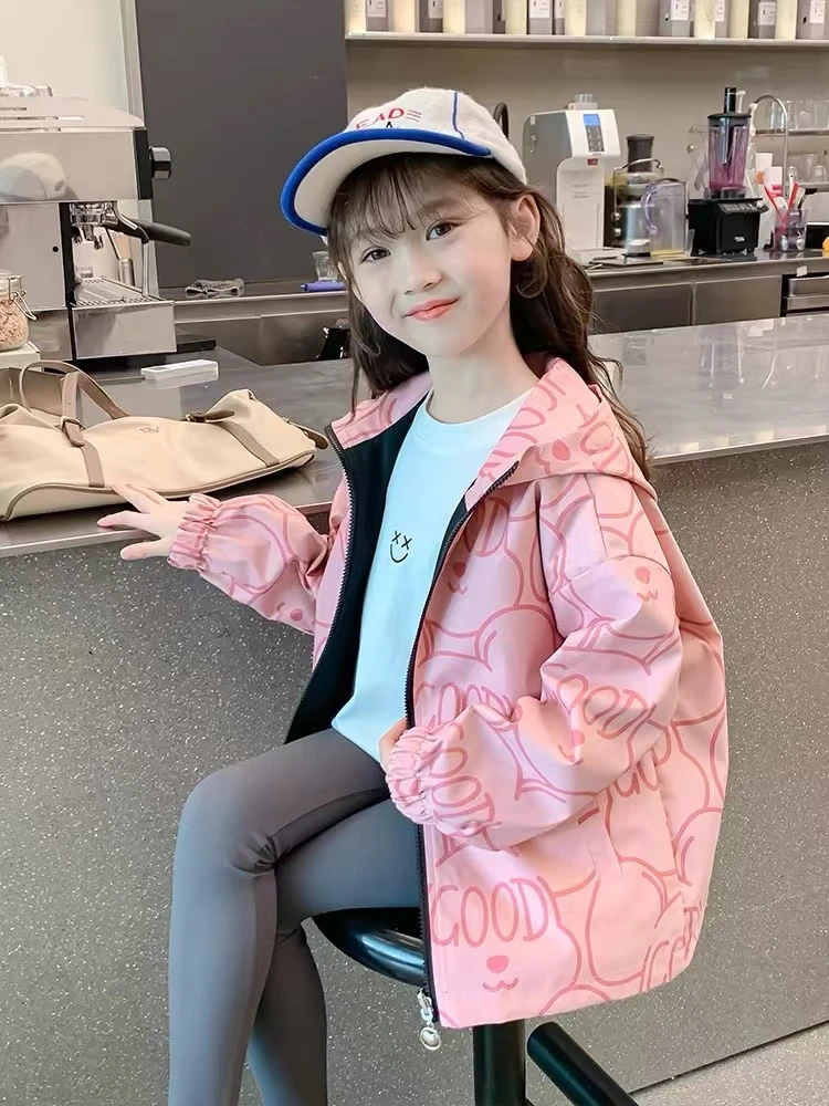 女童冲锋衣外套秋装2024新款洋气儿童春秋款小女孩运动连帽上衣潮