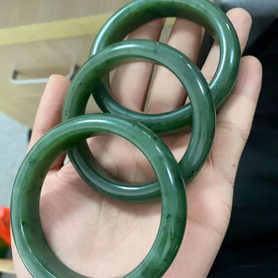 天然和田玉碧玉猕猴桃手镯精美百搭多样性发其一